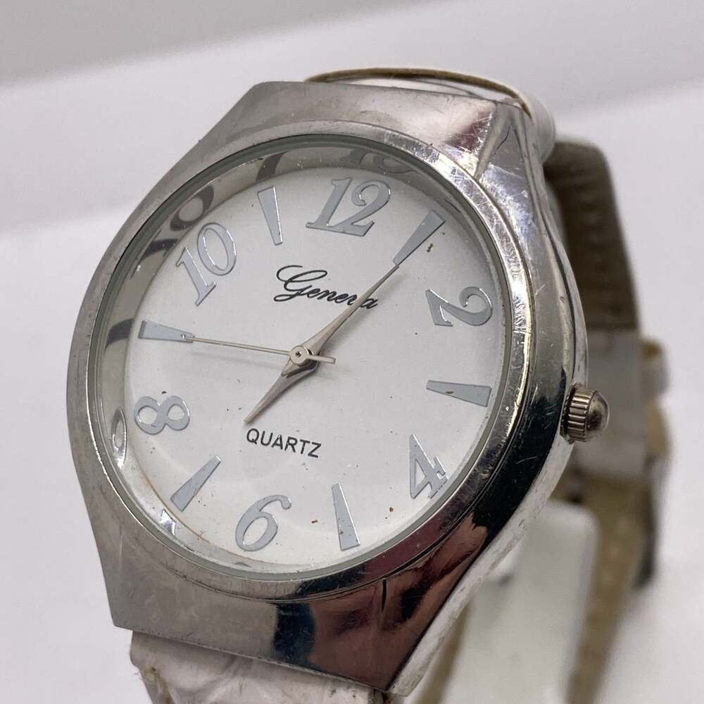 Womens Silver Tone Quartz Fashion Watch Works New Battery
